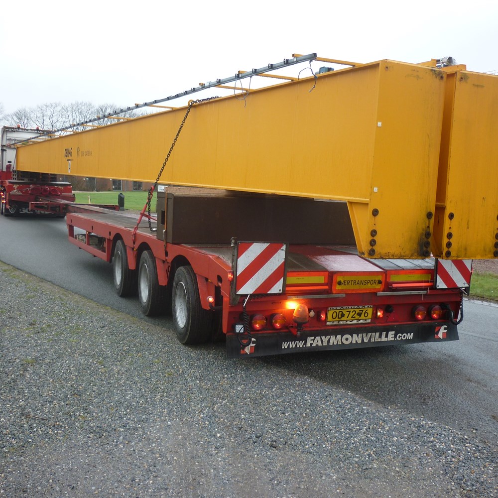 2 x 16 tons Demag Traverskraner med 28 meter spænd. Solgt til Esbjerg Shipyard.